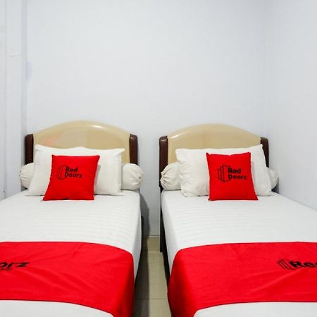 Reddoorz @ Hotel Bravo Pantai Kamali Bau Bau Baubau Esterno foto