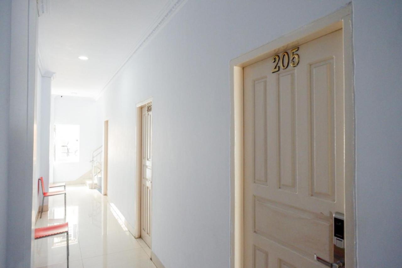 Reddoorz @ Hotel Bravo Pantai Kamali Bau Bau Baubau Esterno foto