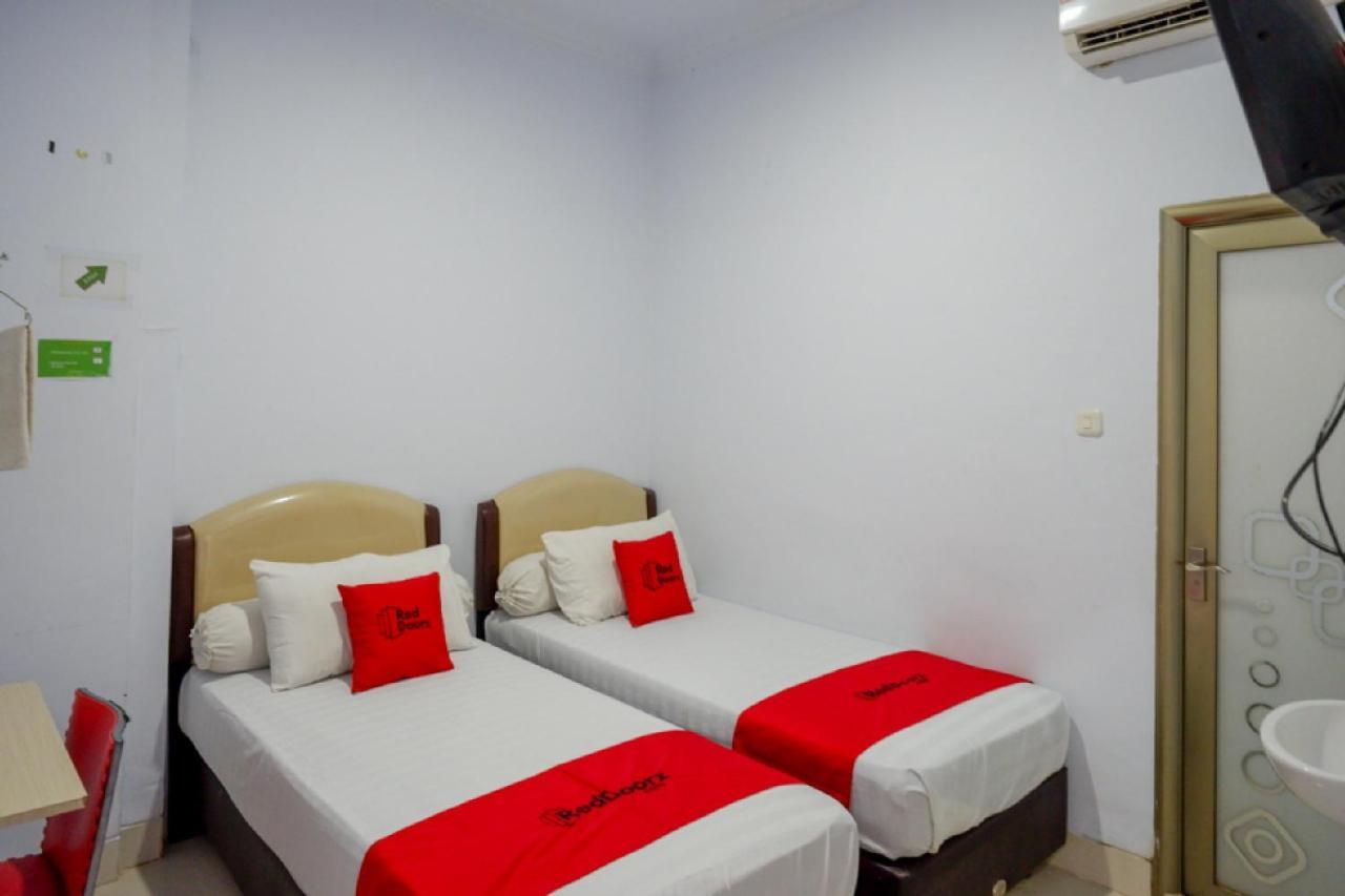 Reddoorz @ Hotel Bravo Pantai Kamali Bau Bau Baubau Esterno foto